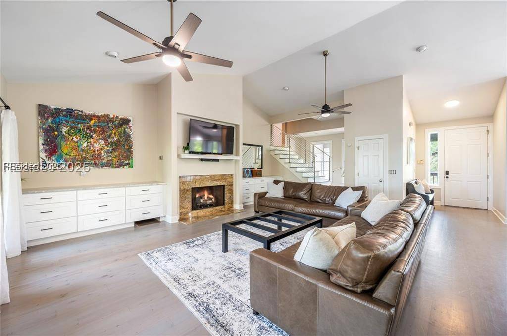 St Helena Island, SC 29920,70 Nathan Pope RD
