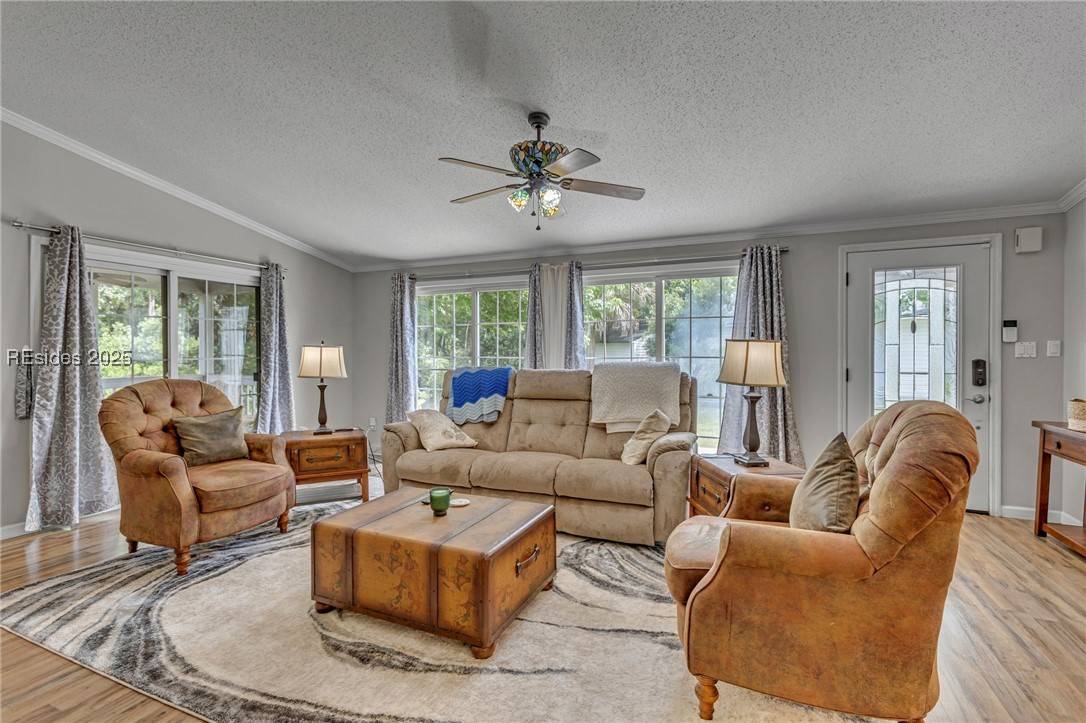 Bluffton, SC 29910,44 Sawmill Forest DR
