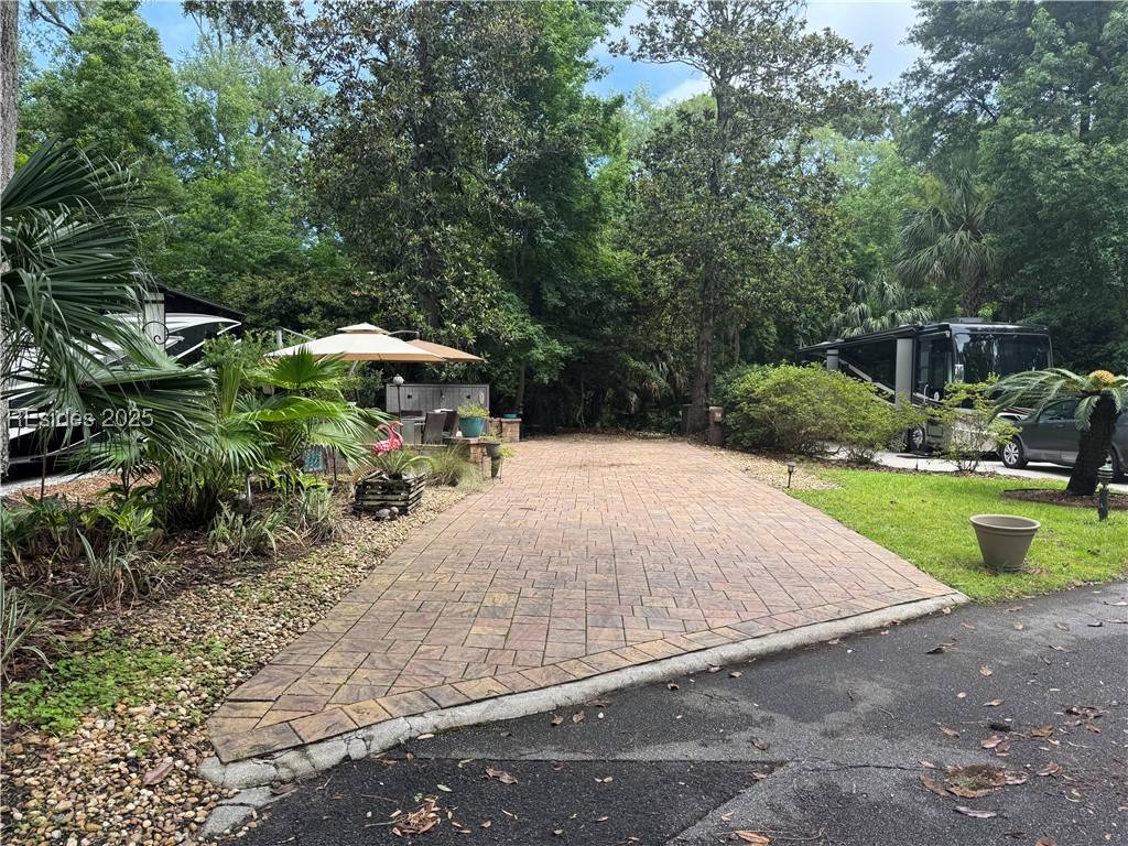 Hilton Head Island, SC 29928,133 Arrow Rd #114