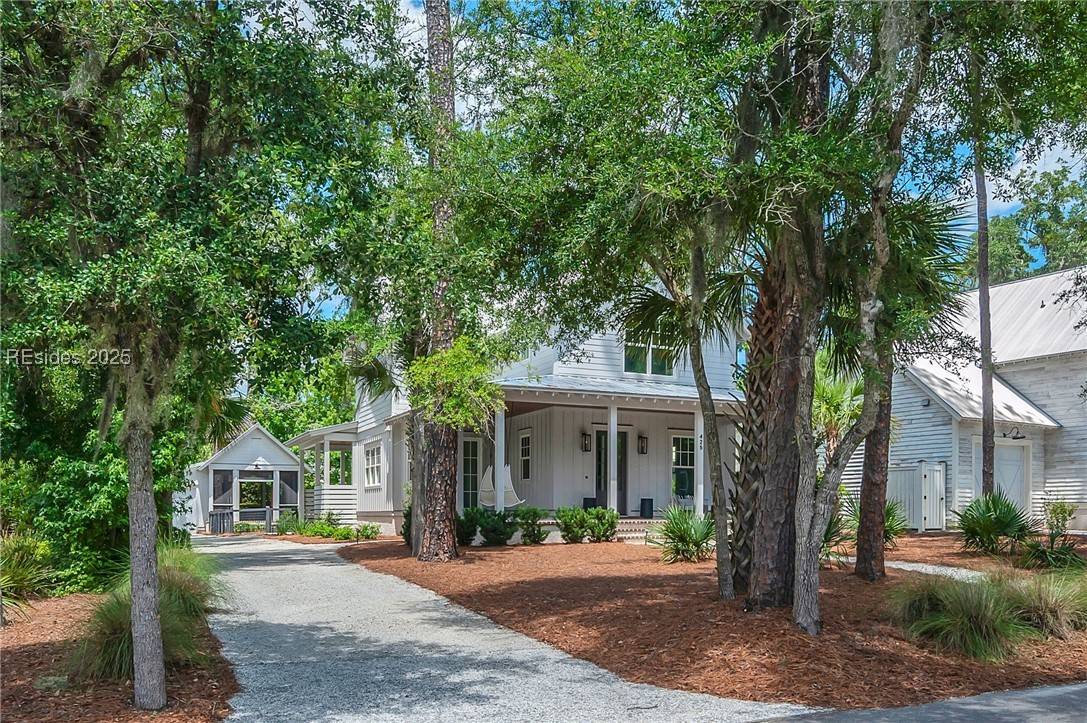 Bluffton, SC 29910,425 Corley ST