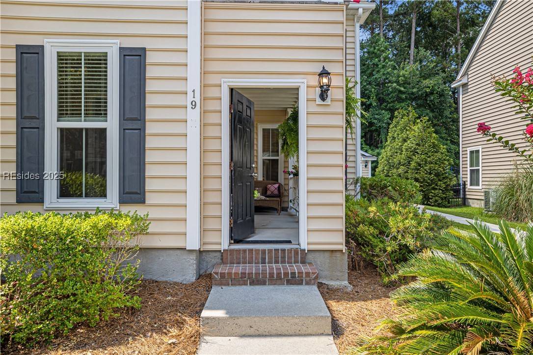 Bluffton, SC 29910,19 Riversbridge CT