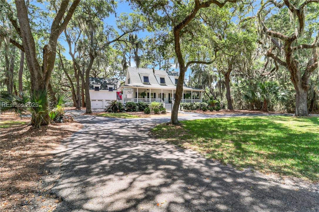 Beaufort, SC 29907,8 Dolphin Point DR