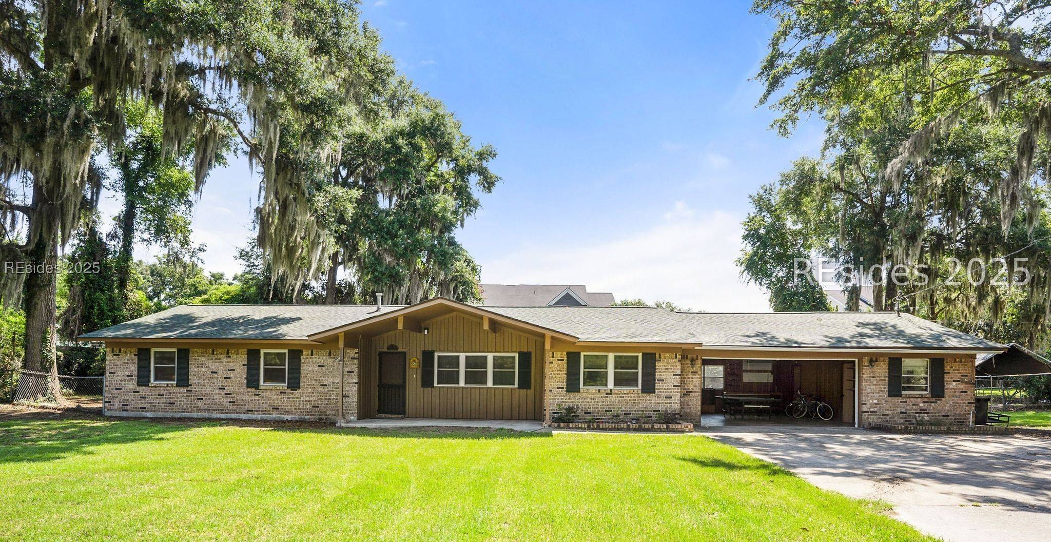Beaufort, SC 29902,2525 Azalea DR