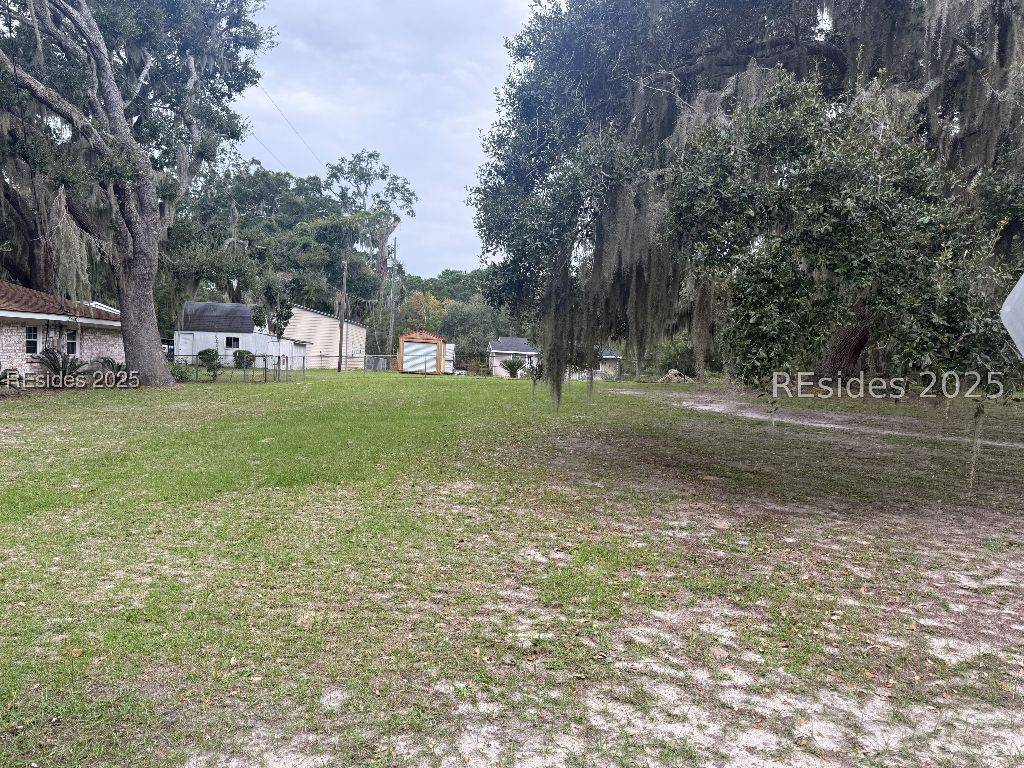 Beaufort, SC 29906,411 Broad River DR