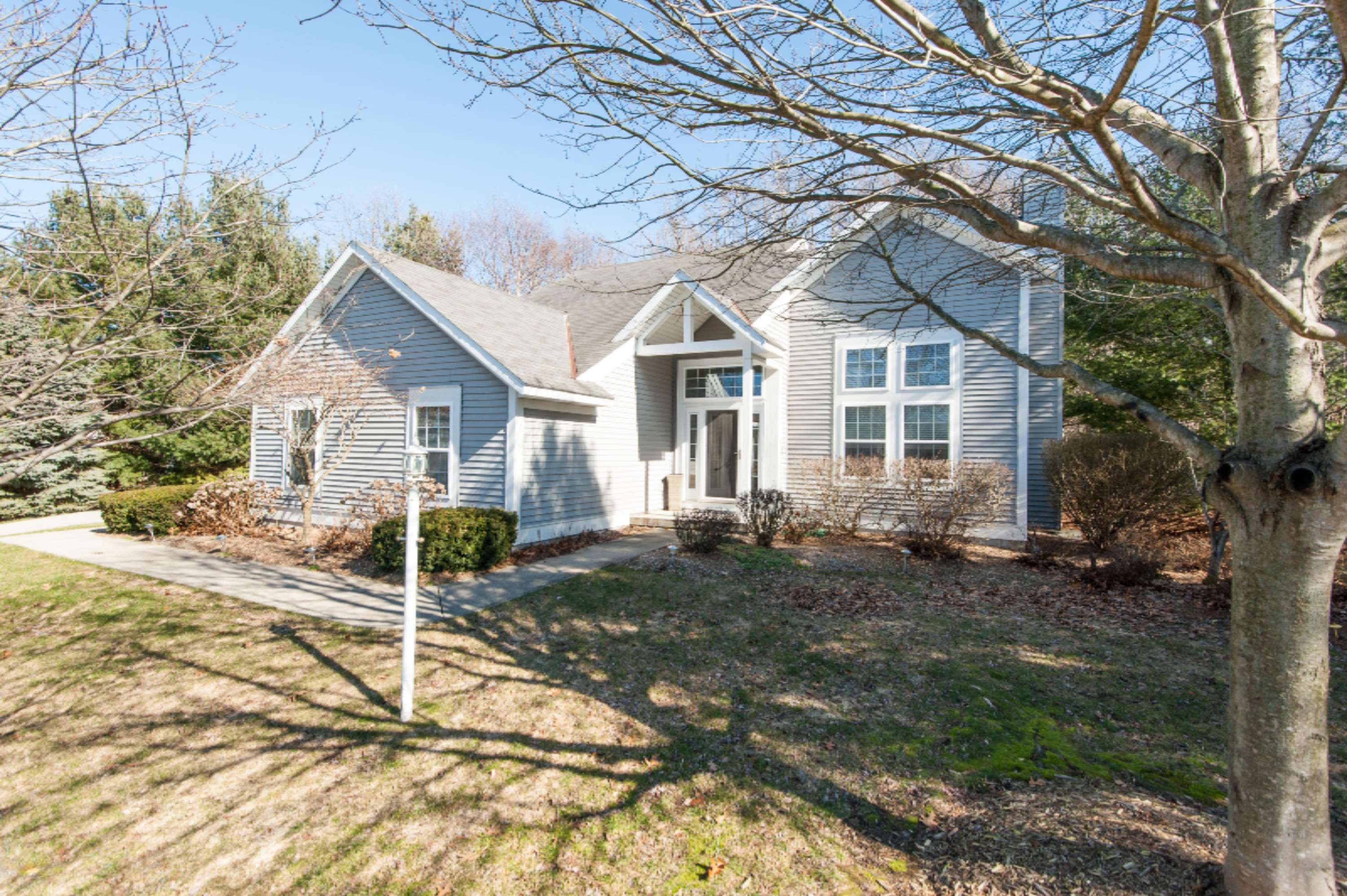 South Haven, MI 49090,556 North Shore Drive #23