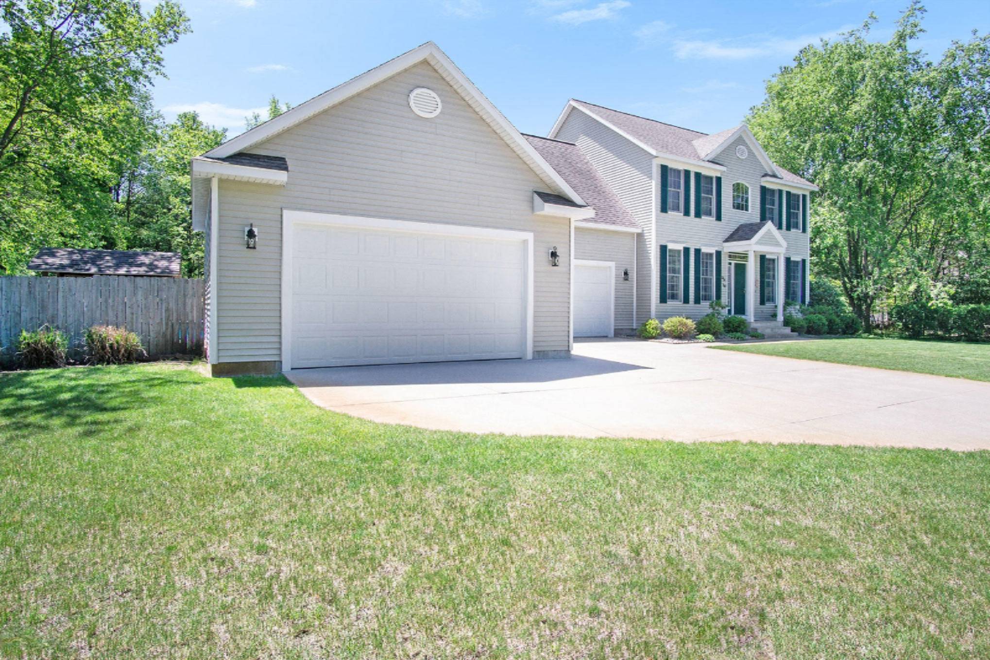 Norton Shores, MI 49441,1119 Briarwood Court