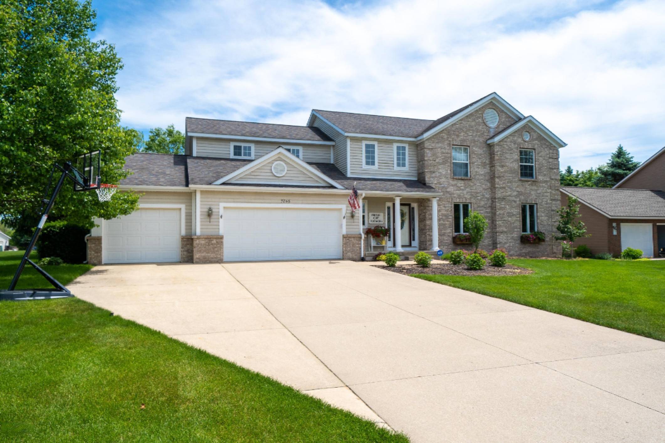 Hudsonville, MI 49426,7746 Hidden Lake Drive