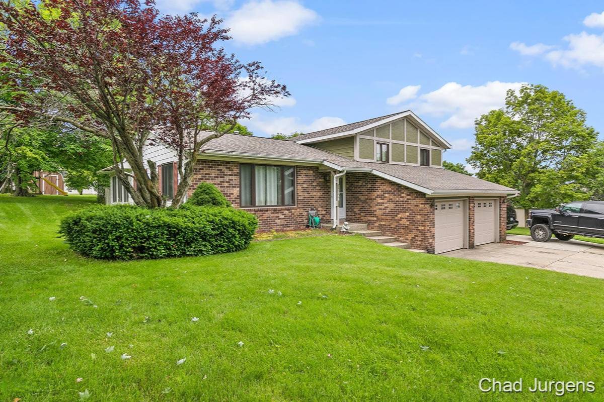 Hudsonville, MI 49426,3088 Beechcrest Drive