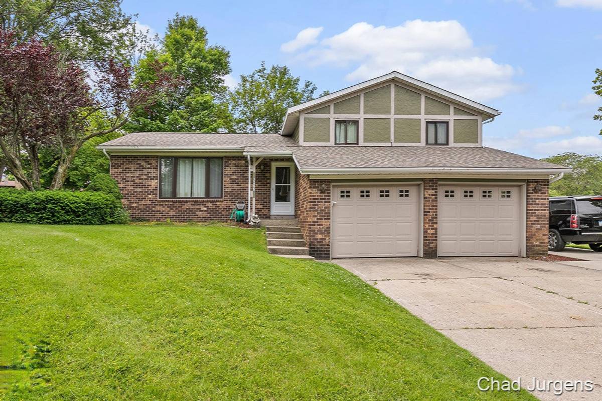 Hudsonville, MI 49426,3088 Beechcrest Drive