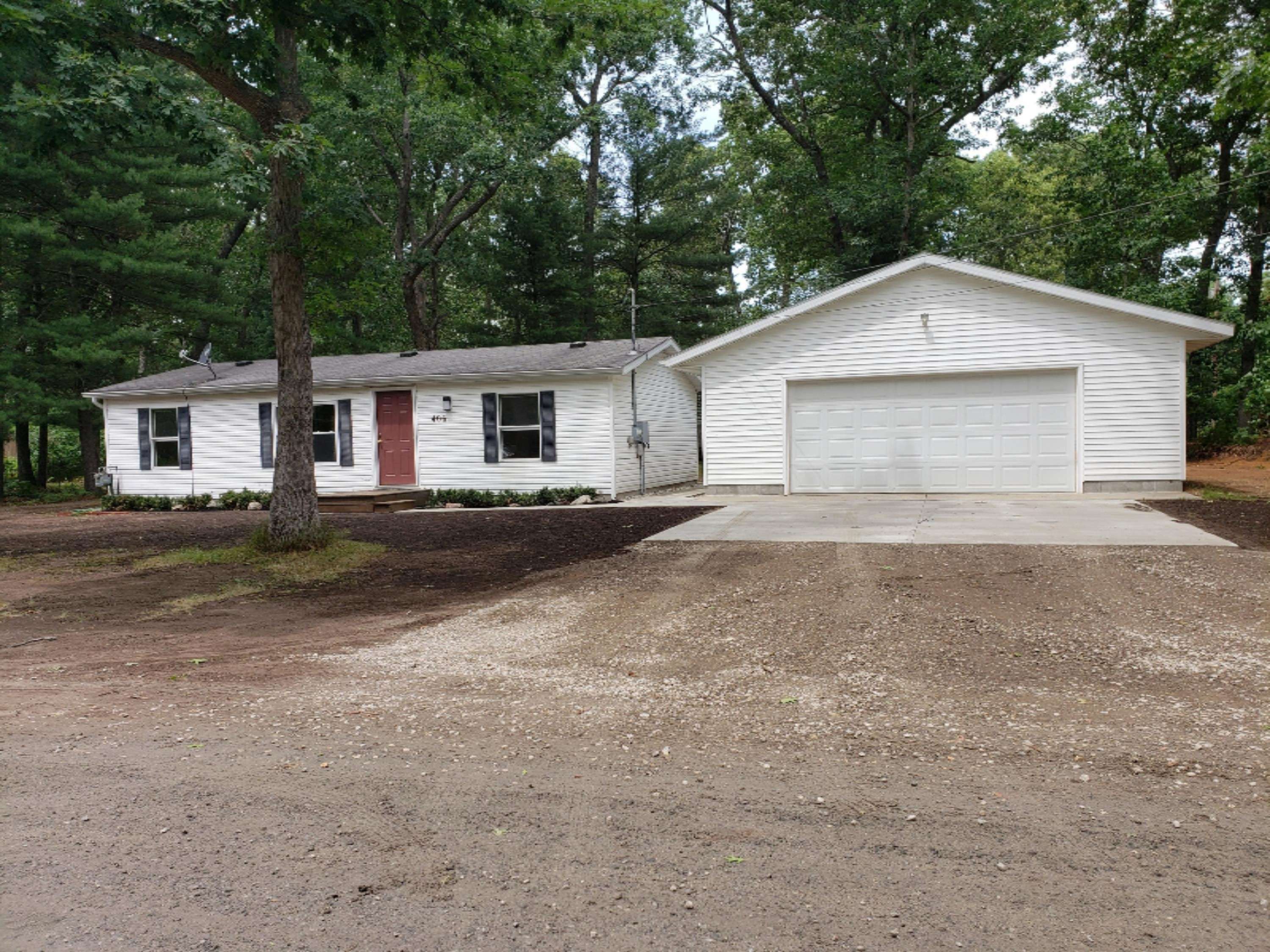 Twin Lake, MI 49457,406 W Daniels