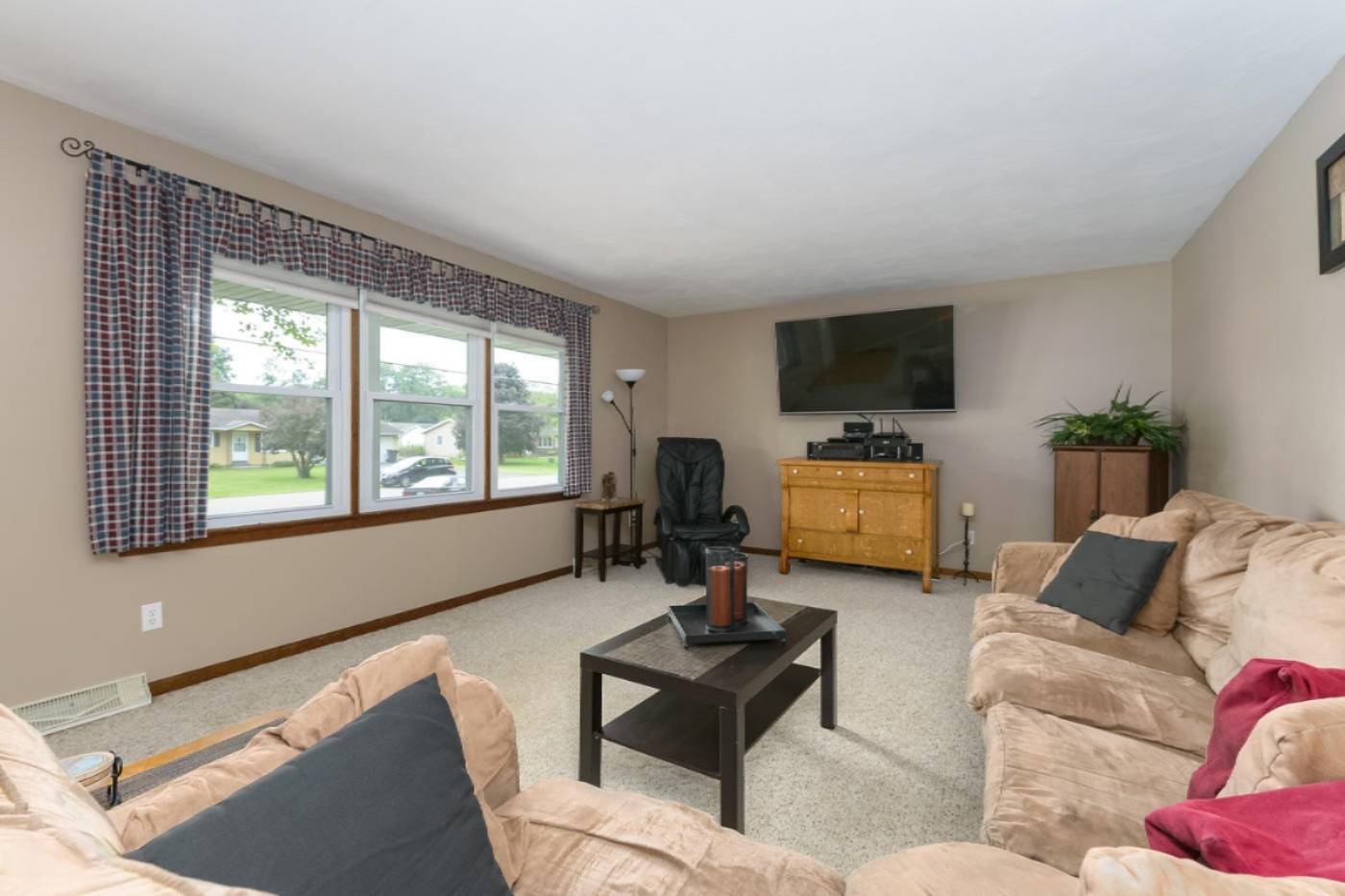 Plainwell, MI 49080,1069 Sir Knight Road