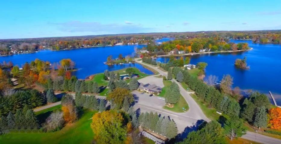 Canadian Lakes, MI 49346,9585 Kellys Court