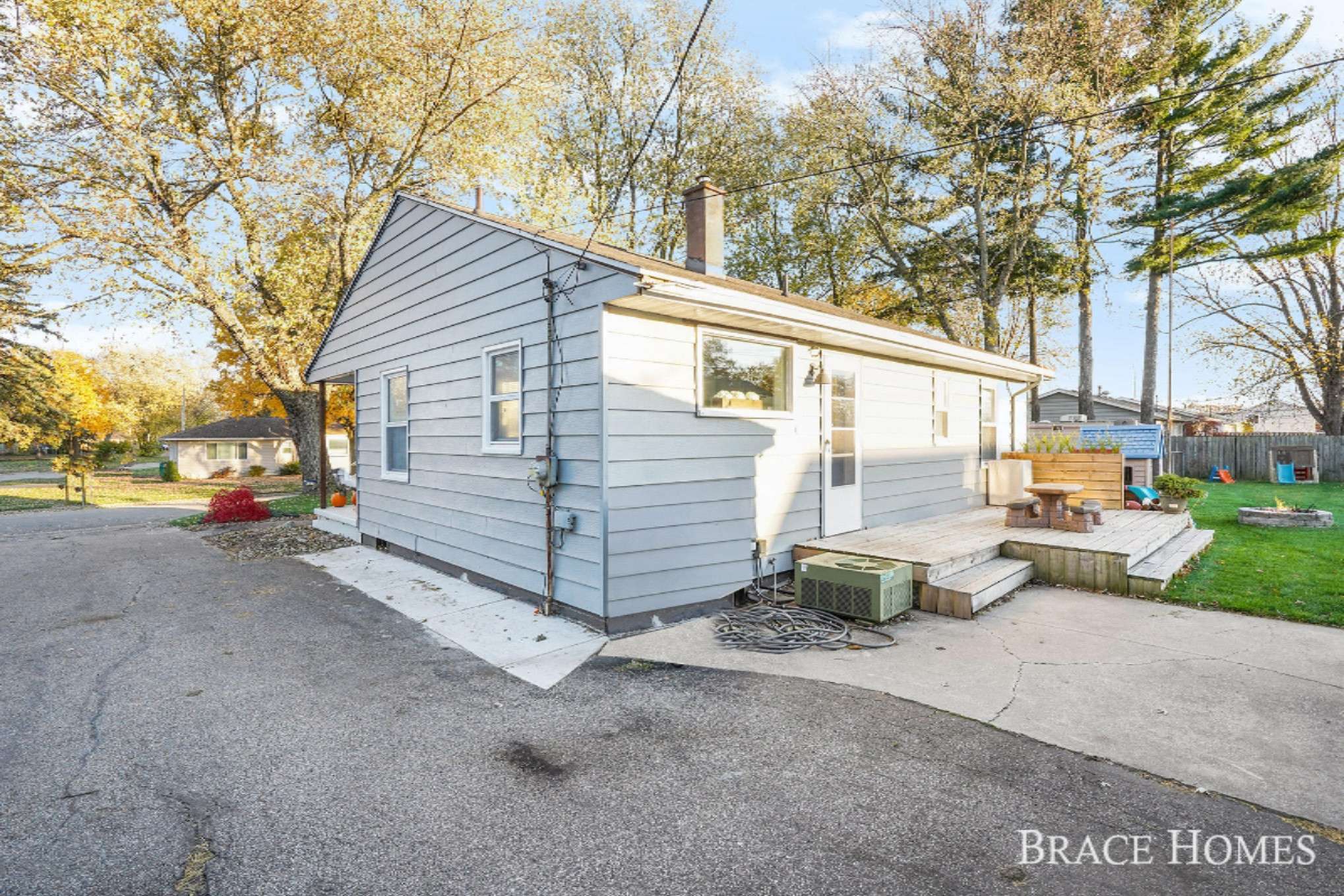 Grand Rapids, MI 49534,525 Faircrest NW Avenue