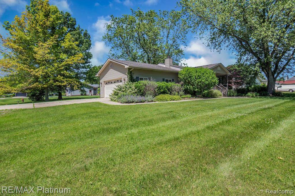 Brighton, MI 48116,6474 HOLLYHOCK Trail