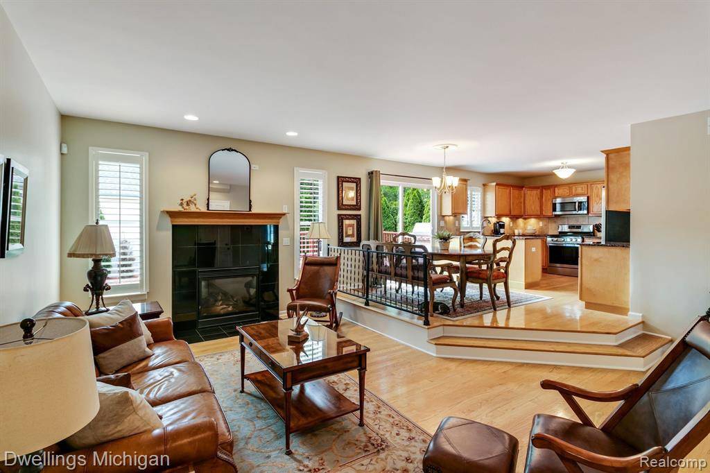 Wyandotte, MI 48192,807 GODDARD Street
