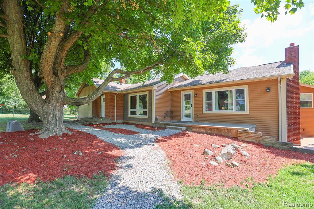 Holly, MI 48442,15183 FISH LAKE Road