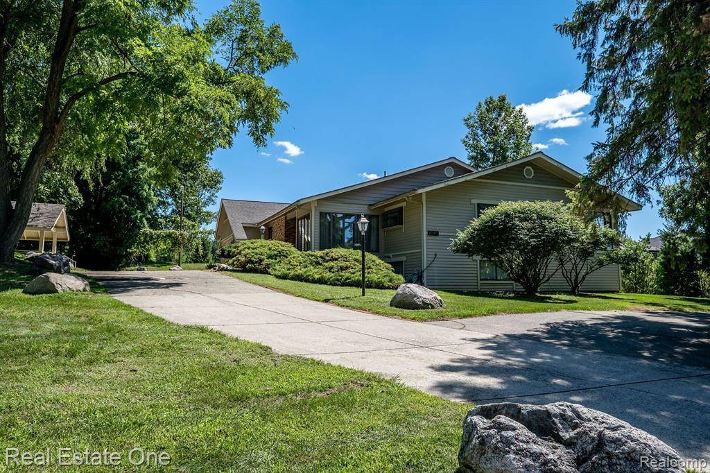 Bloomfield Hills, MI 48301,7045 INKSTER Road