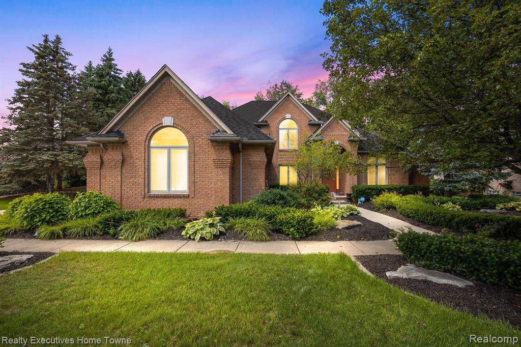 Shelby Twp, MI 48316,55043 APPLE LN Lane