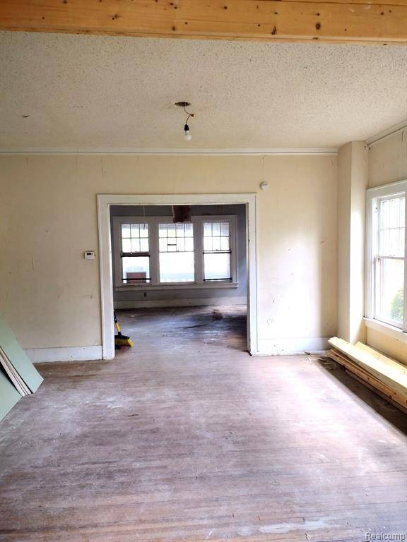 Flint, MI 48503,833 E 9TH Street