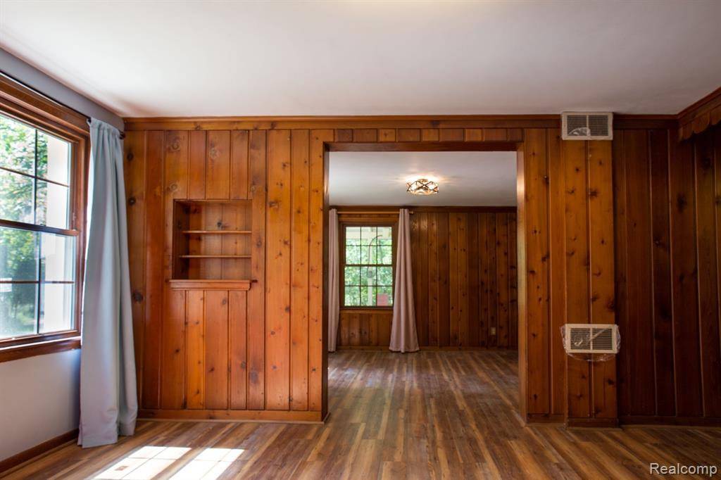 Flat Rock, MI 48134,24457 HURON RIVER Drive