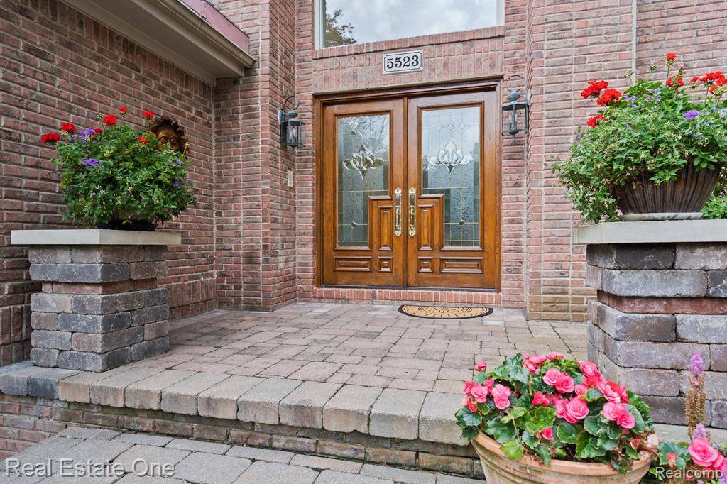 Brighton, MI 48116,5523 Hidden Pines Drive