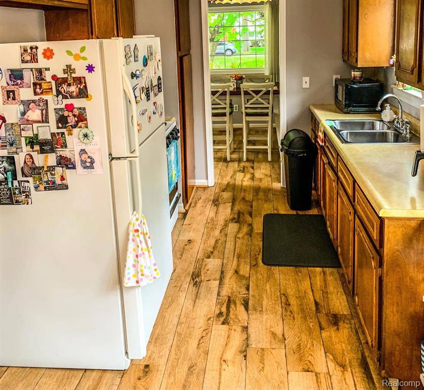 Livonia, MI 48154,32571 BARKLEY Street