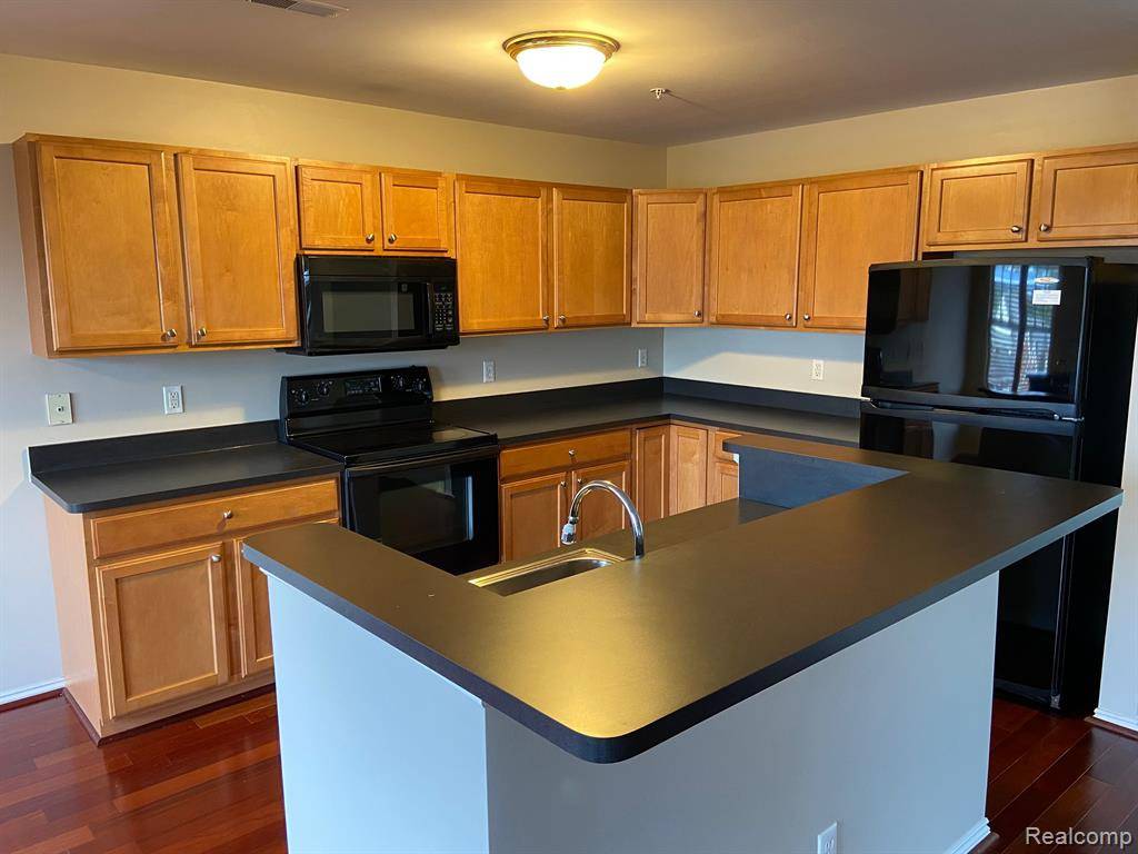 Auburn Hills, MI 48326,3921 FORESTER Boulevard