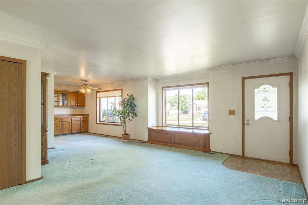 Fenton, MI 48430,13197 GOLDEN