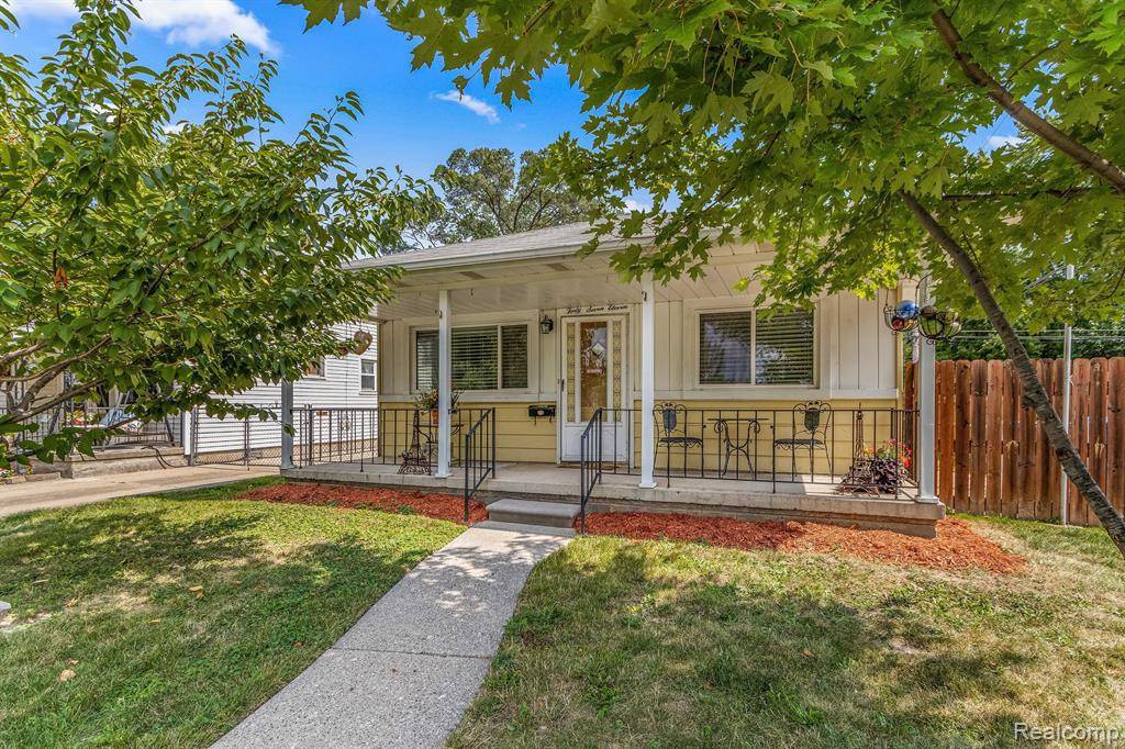 Dearborn Heights, MI 48125,4711 MAYFAIR Street