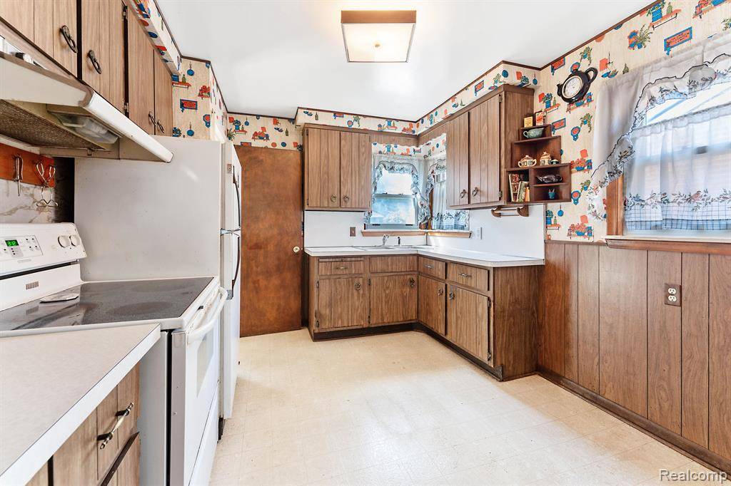 Southgate, MI 48195,15374 CAMERON Street