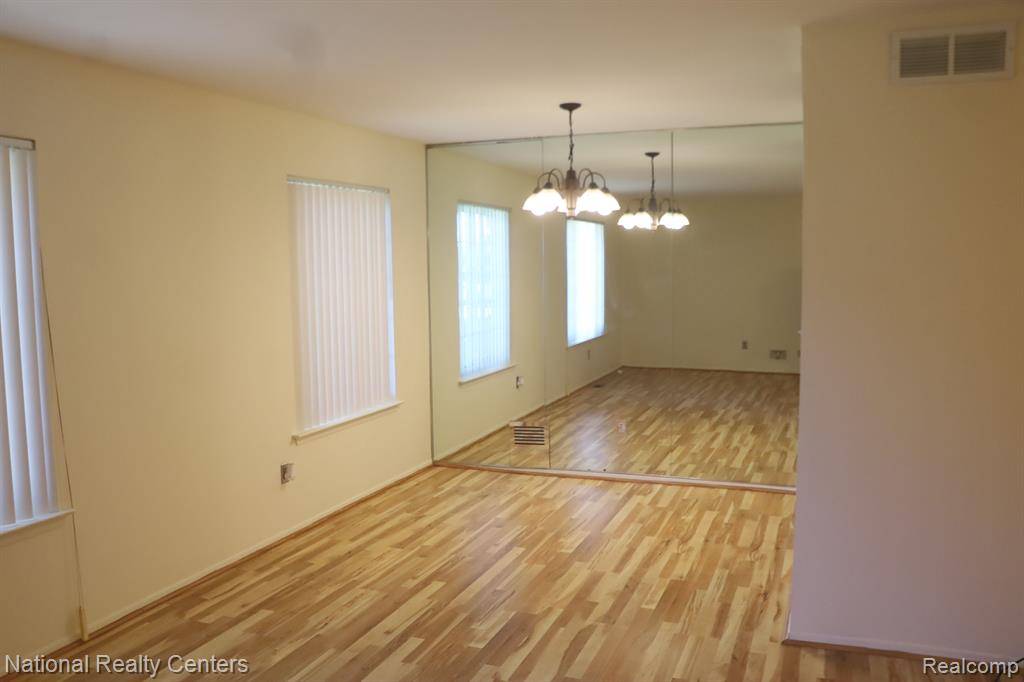 Southfield, MI 48076,30232 SOUTHFIELD Road