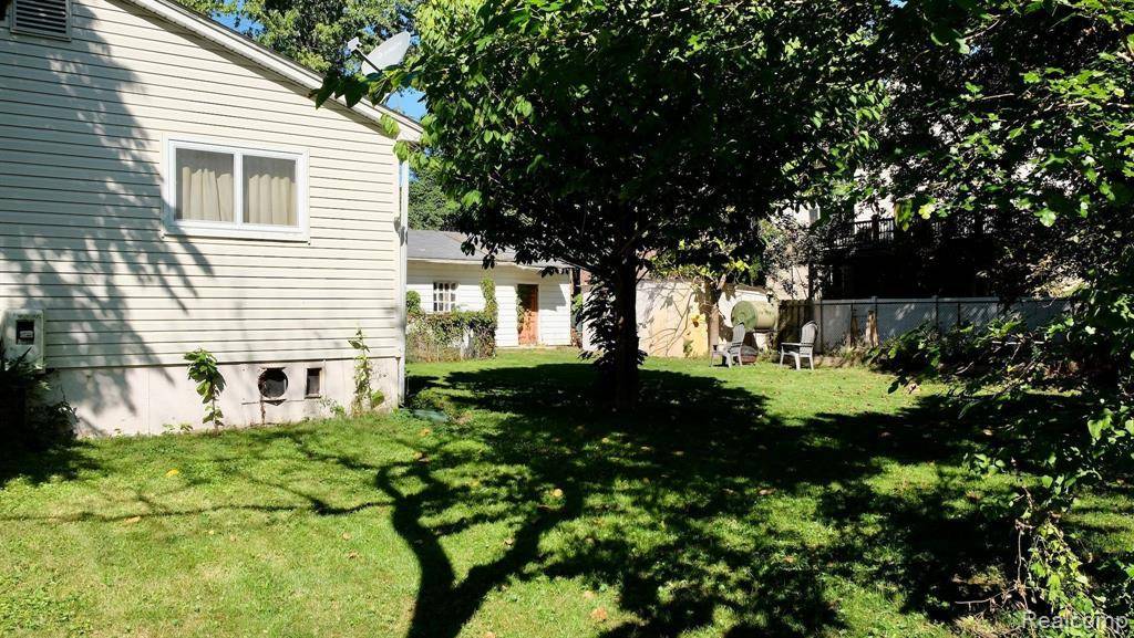 Novi, MI 48377,116 PENHILL Street