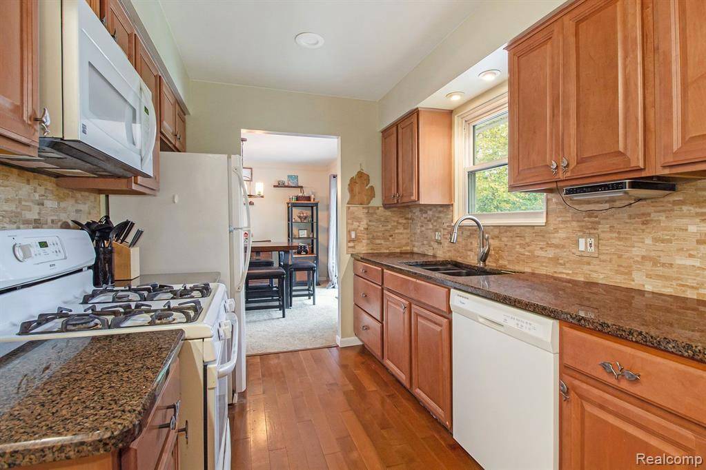 Brighton, MI 48116,459 S 3RD Street