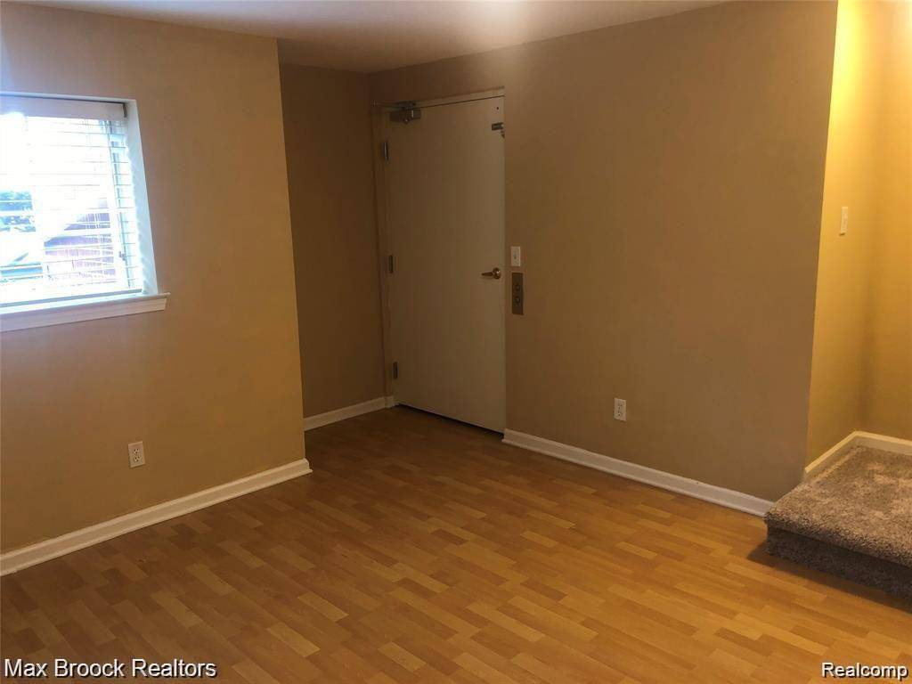 Troy, MI 48084,3200 NEWBURY