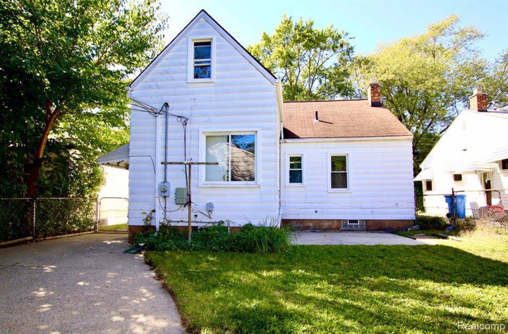 Dearborn Heights, MI 48127,5994 DREXEL Street