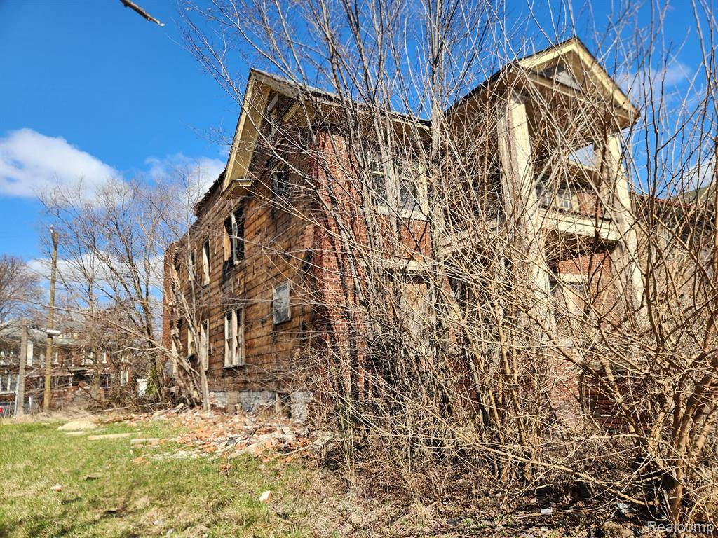 Detroit, MI 48204,8773 PETOSKEY Avenue