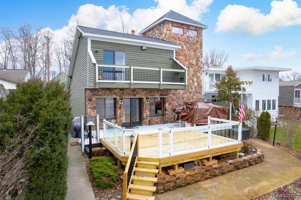 Pinckney, MI 48169,3432 RUSH LAKE Road