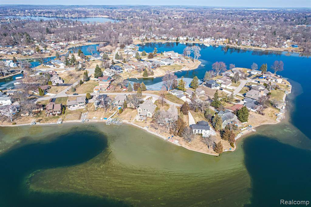 White Lake, MI,678 RANVEEN Drive