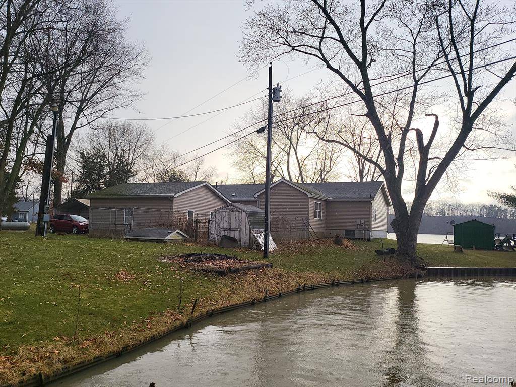 Lyons, MI 48851,8283 SUNSET Drive
