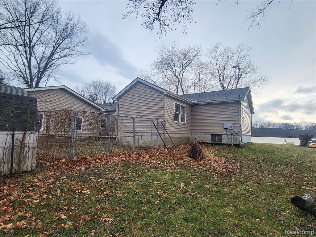 Lyons, MI 48851,8283 SUNSET Drive
