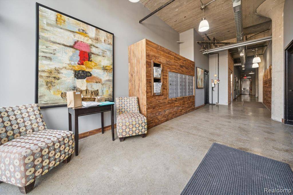 Detroit, MI 48201,55 W Canfield