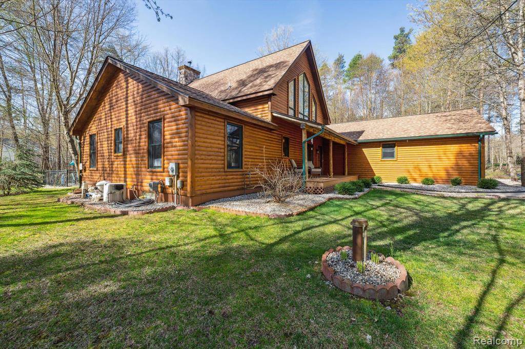 Pinckney, MI 48169,4243 EUCALYPTUS Way