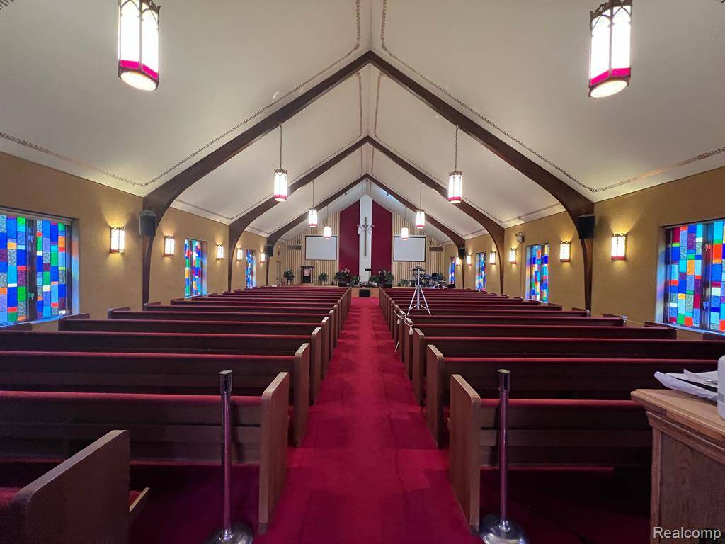 Eastpointe, MI 48021,17901 COLLINSON Avenue