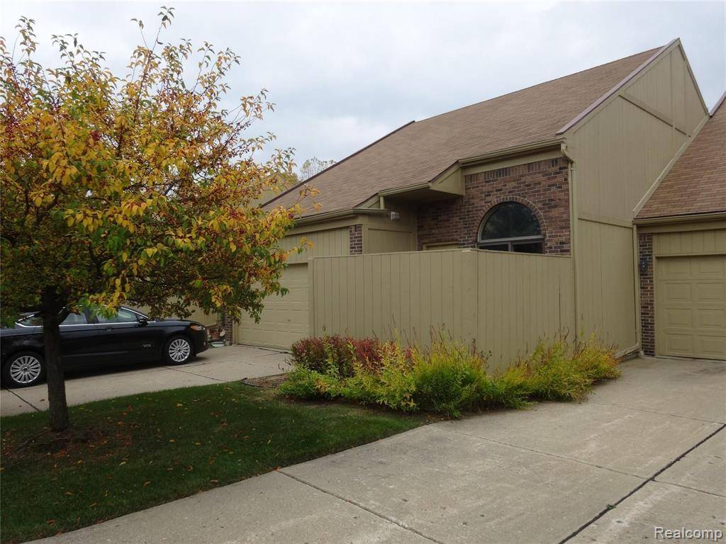 Rochester Hills, MI 48309,2237 SIBONEY COURT Court