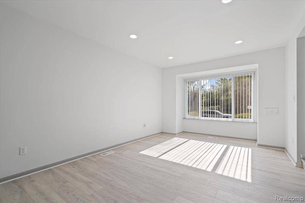 Ferndale, MI 48220,21078 MITCHELLDALE Avenue