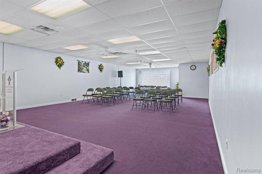 Detroit, MI 48219,19042 W MCNICHOLS Road