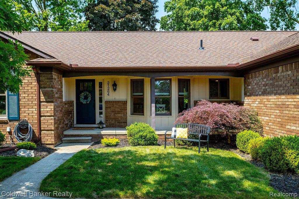 Farmington Hills, MI 48335,21264 PARKLANE Street