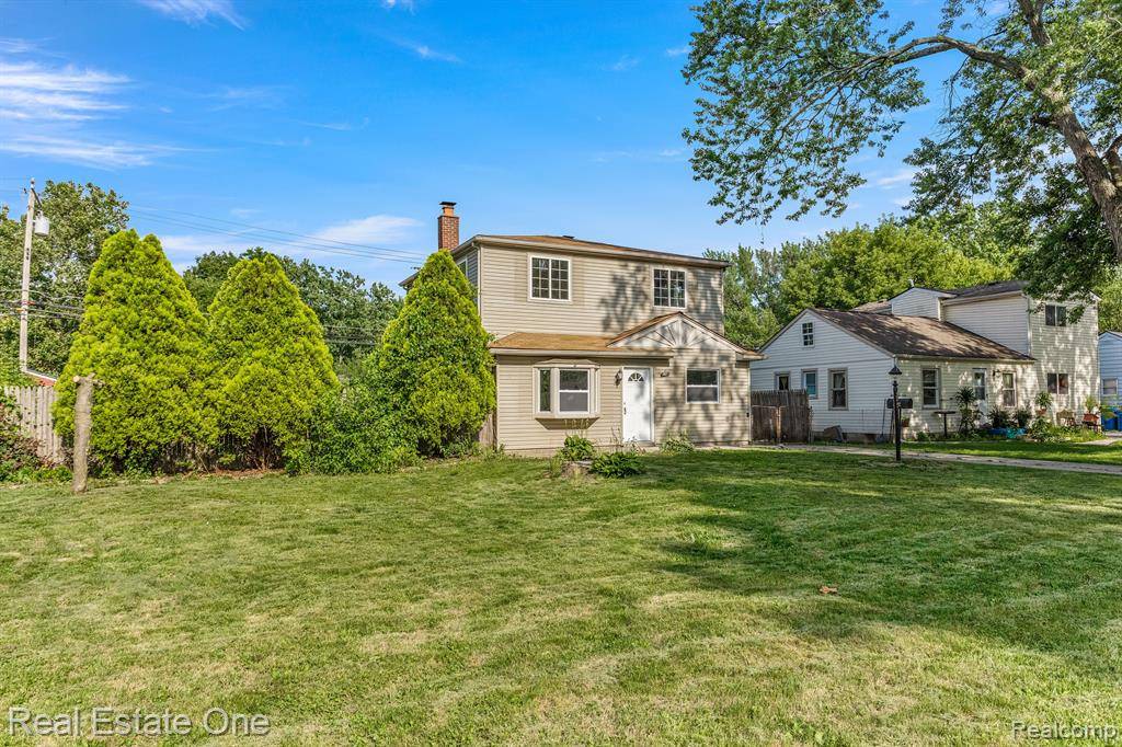 Dearborn Heights, MI 48125,4927 MONROE Street