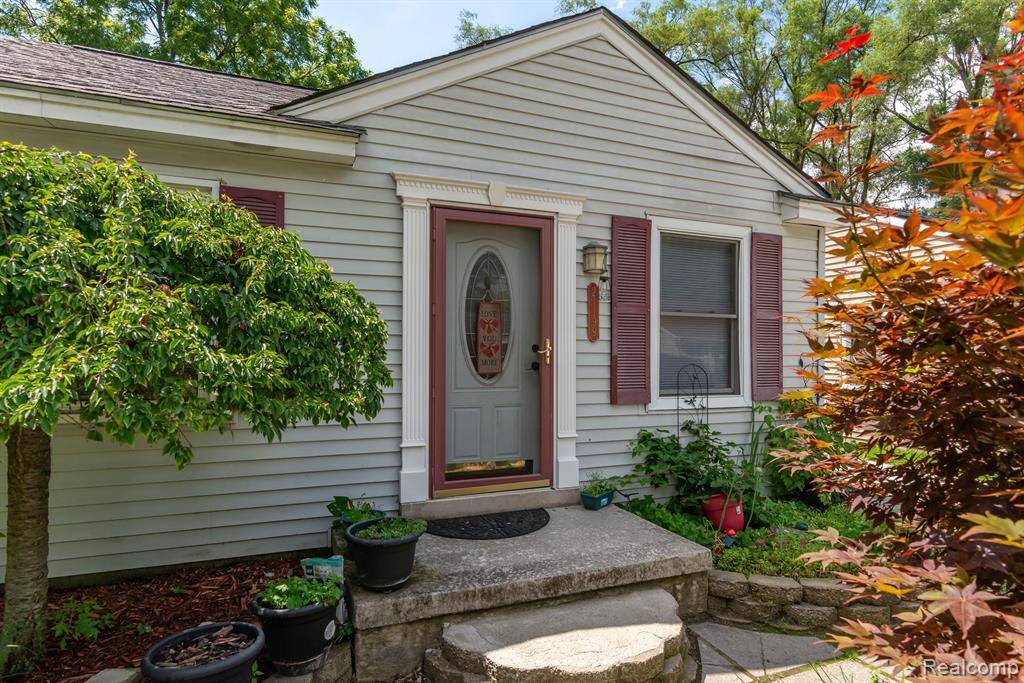 Farmington Hills, MI 48336,21199 RENSSELAER Street