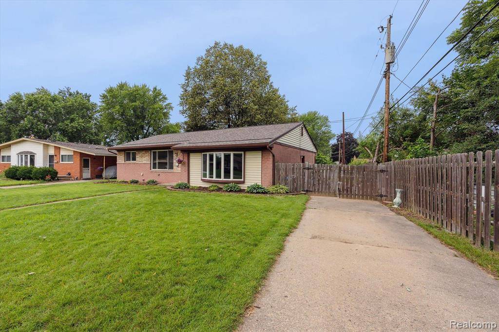 Westland, MI,33787 CHIEF Lane